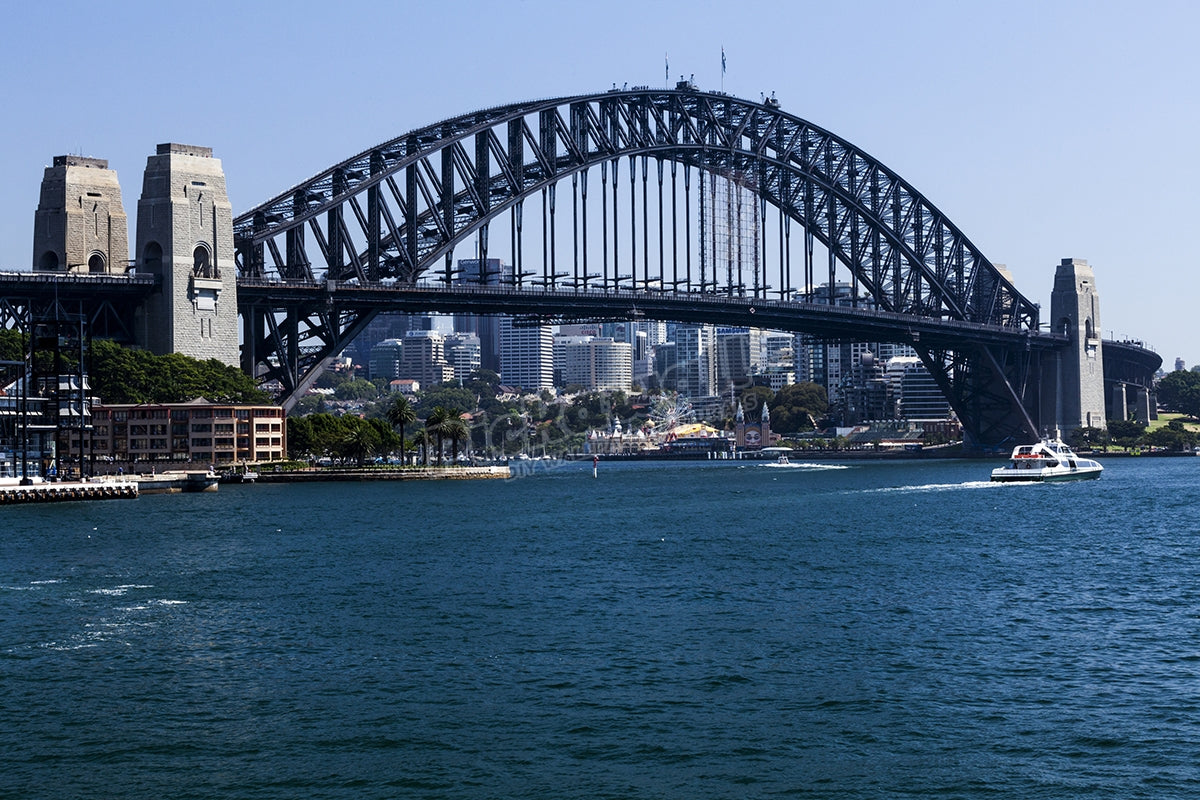 Sydney Harbour bridge, sunshine