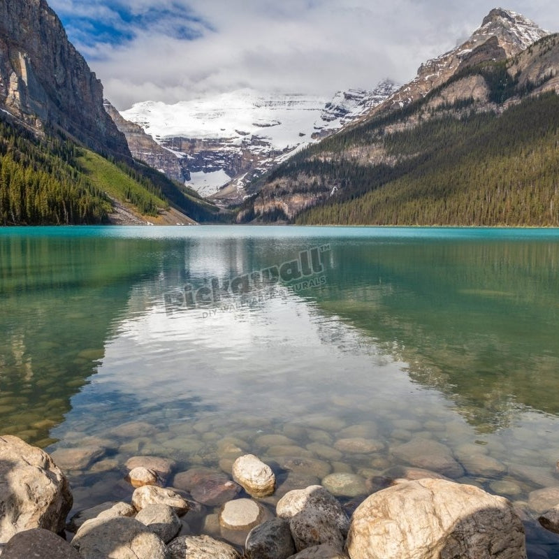 Lake by mountains reflection - Pickawall