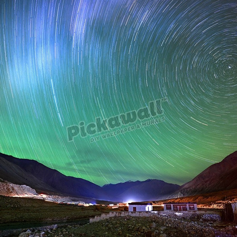 Land - Northern Lights - Pickawall