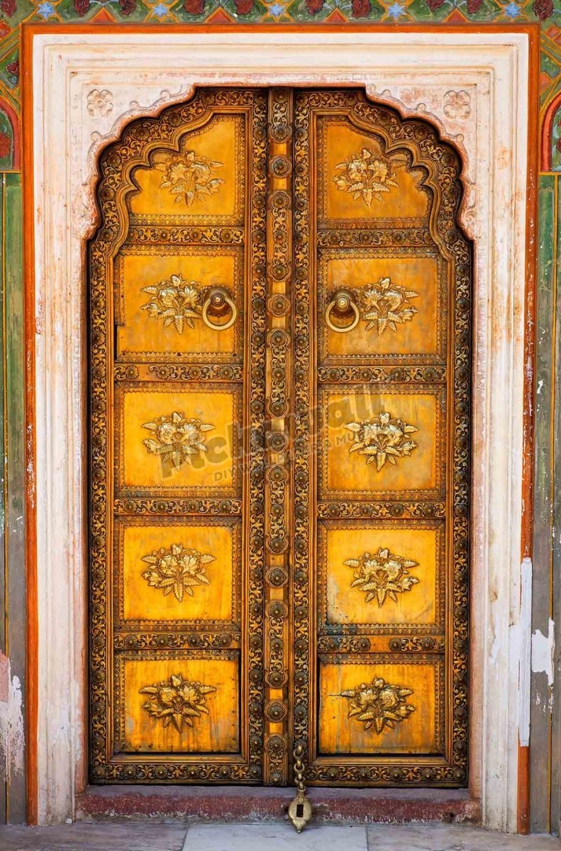 Ornate doorway in the Peacock Courtyard - Pickawall