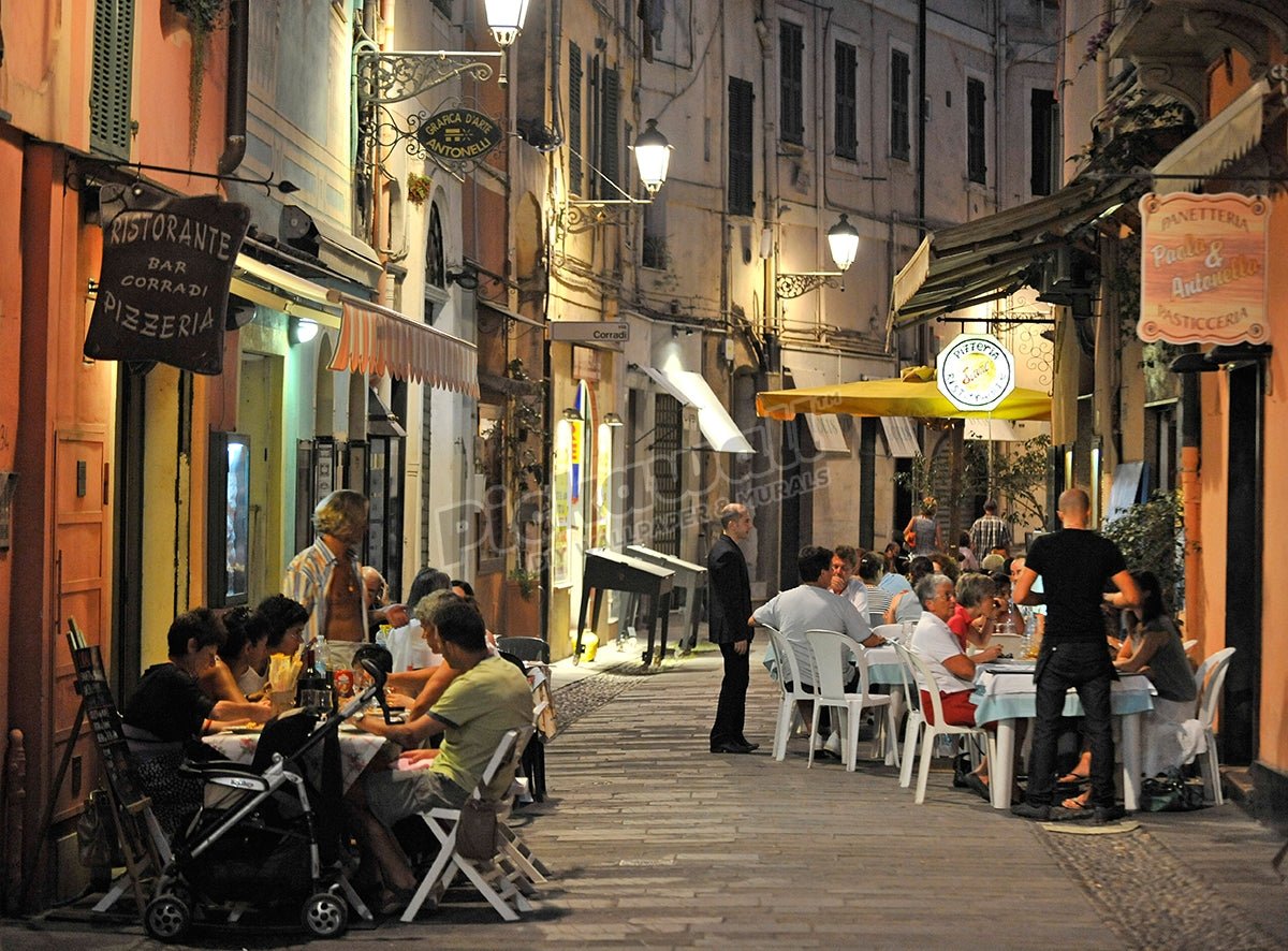 Restaurant, pedestrianised zone, night exposure, San Remo, Riviera dei Fiori, Liguria, Italy, Europe - Pickawall