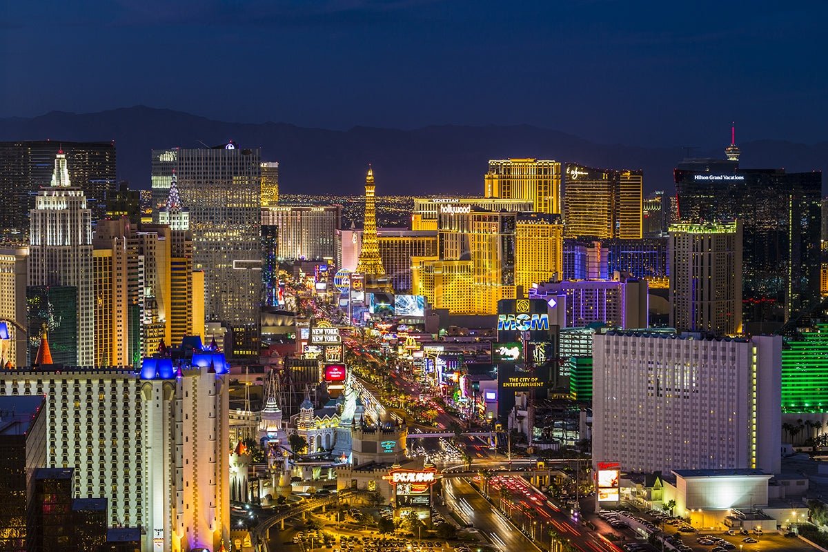 Skyine at twilight, Las Vegas, USA - Pickawall
