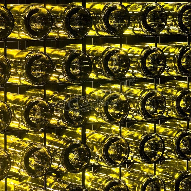 Wall made of recycled glass wine bottles - Pickawall