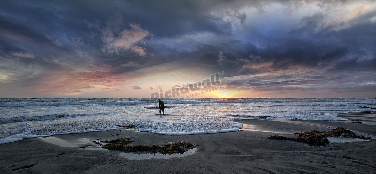 Waxing up, surfs up