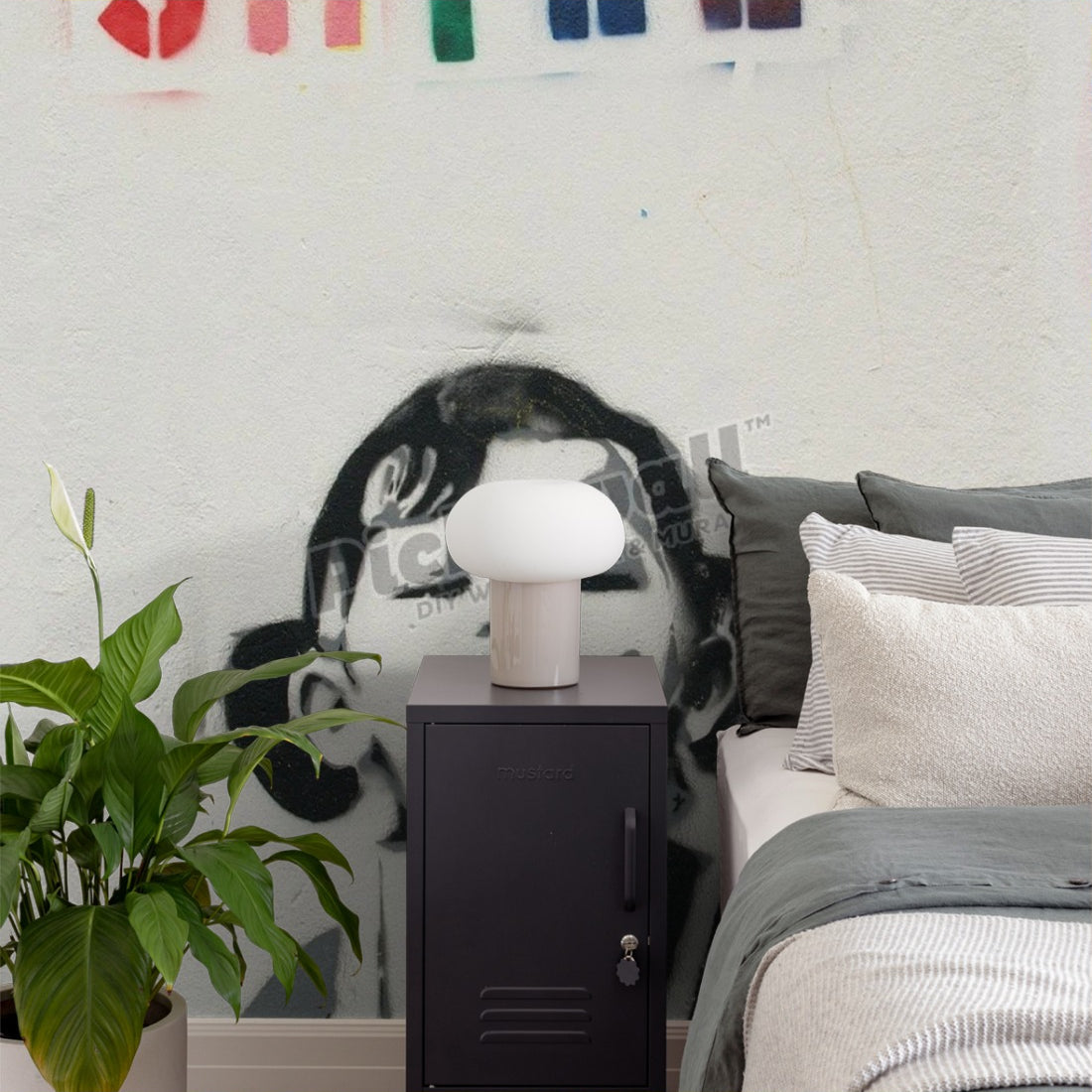 Street Art - Smile stencil graffiti wallpaper in a bedroom - Pickawall