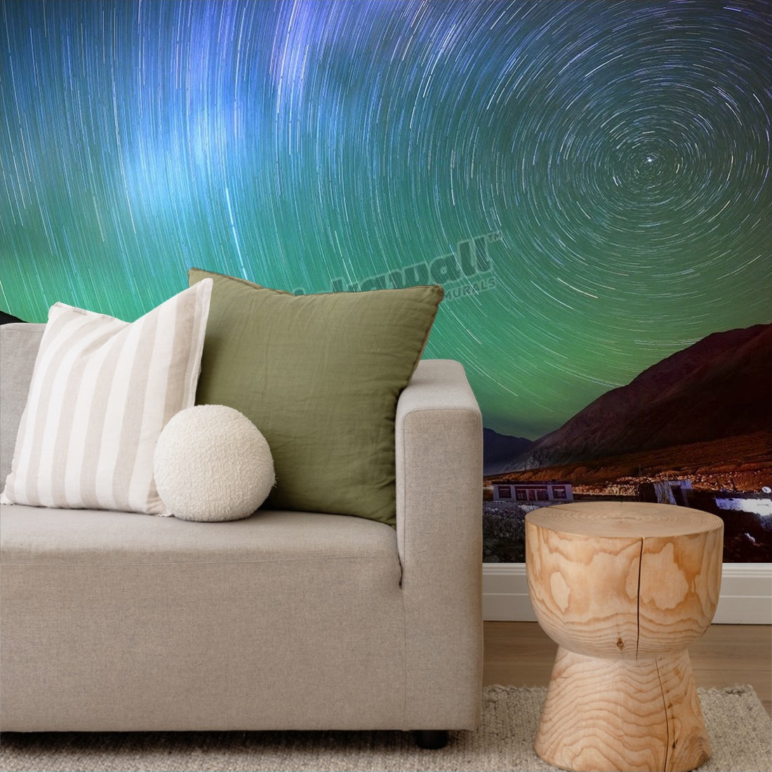 Land - Northern Lights wallpaper in a living room - Pickawall