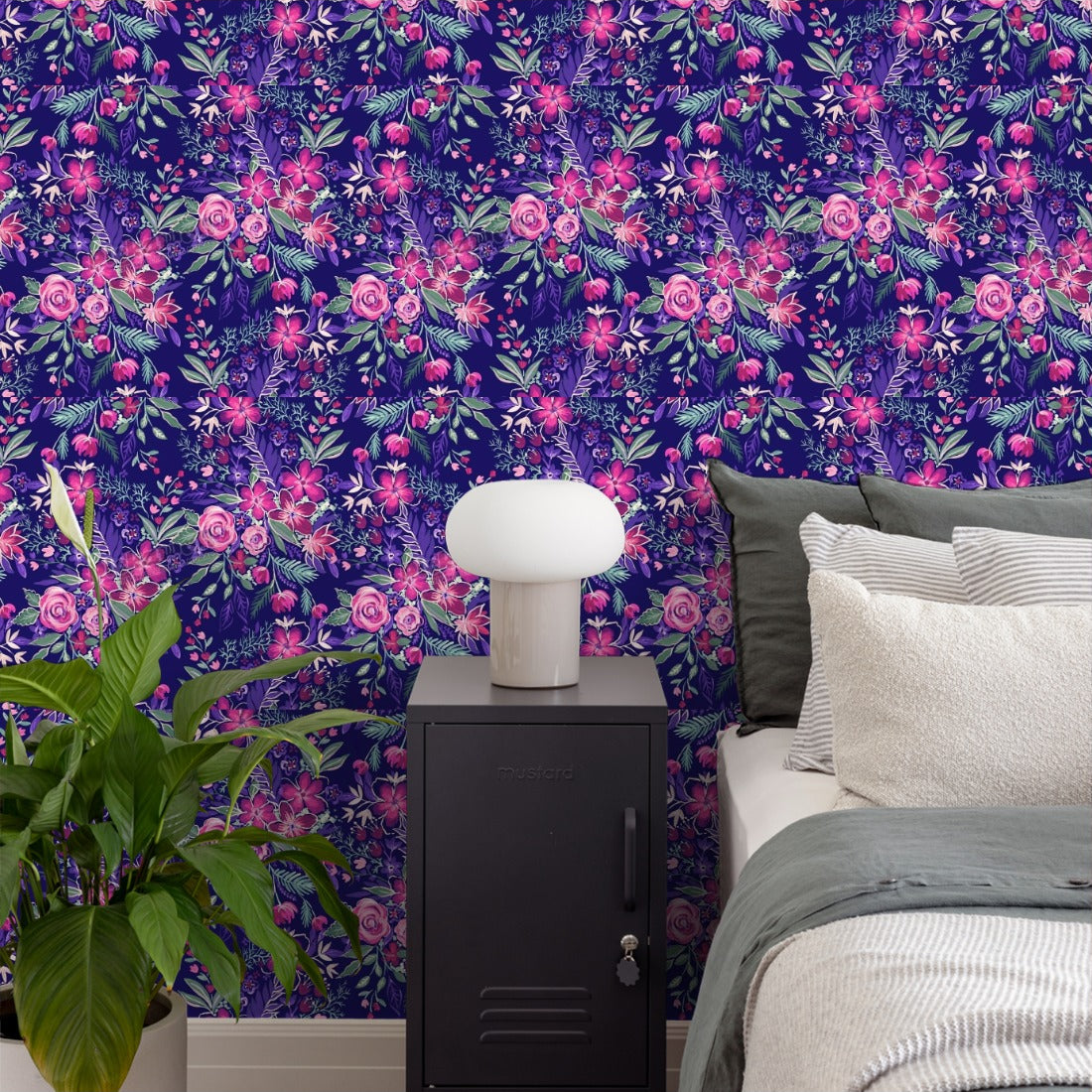 Wild flowers pattern wallpaper in a bedroom - Pickawall