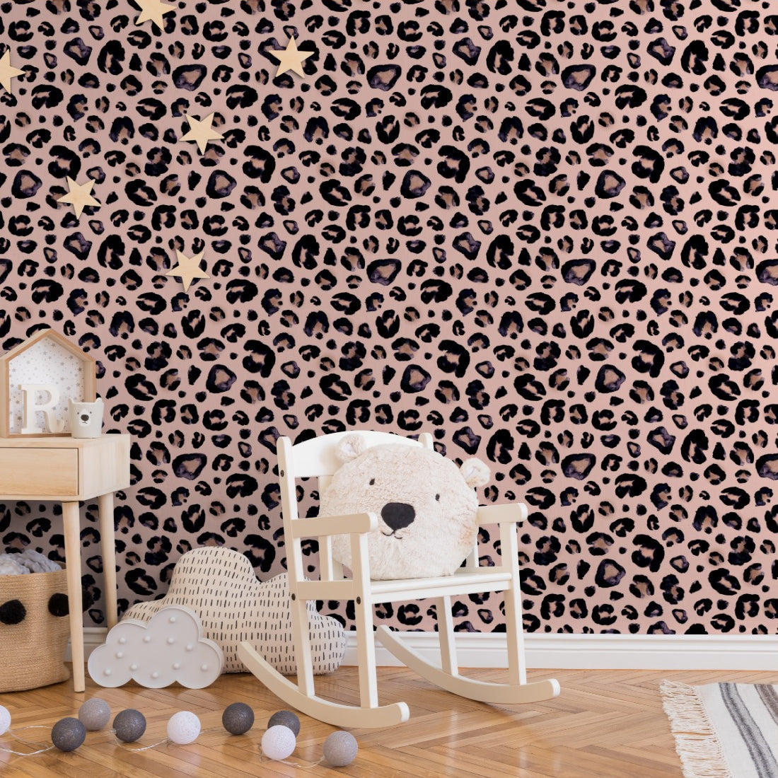 Snow Leopard background wallpaper in a nursery - Pickawall