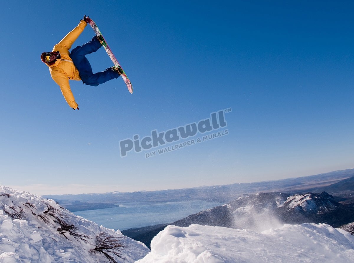 Snowboarder spins off jump - Pickawall