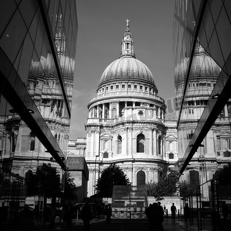 St Paul's Cathedral reflected in the glass exterior of One New Change, City of London, UK - Pickawall