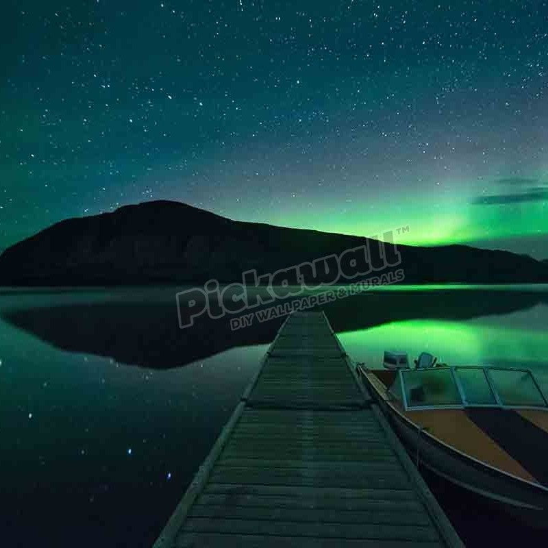 The Aurora Borealis over Ruby Mountain - Pickawall