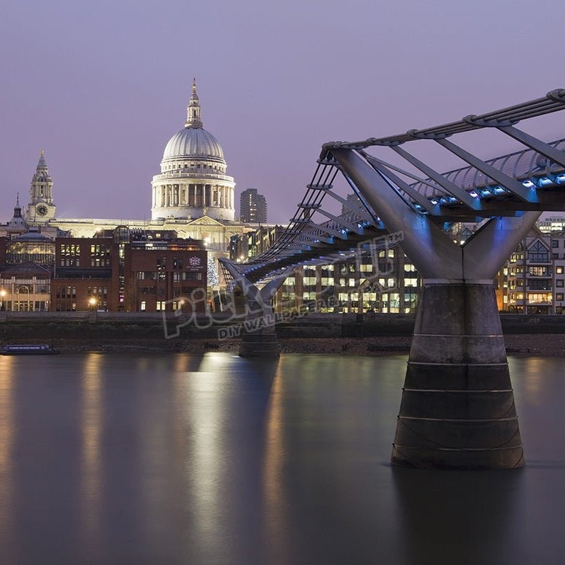 The Millennium Bridge. - Pickawall