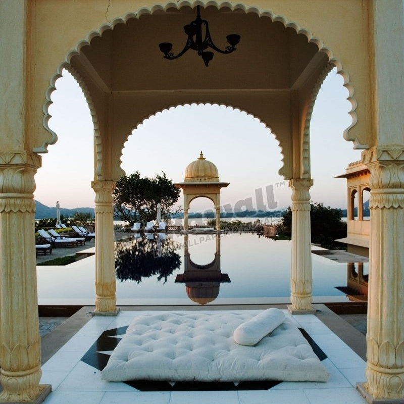 View of the spa pool at Oberoi Hotel, India - Pickawall