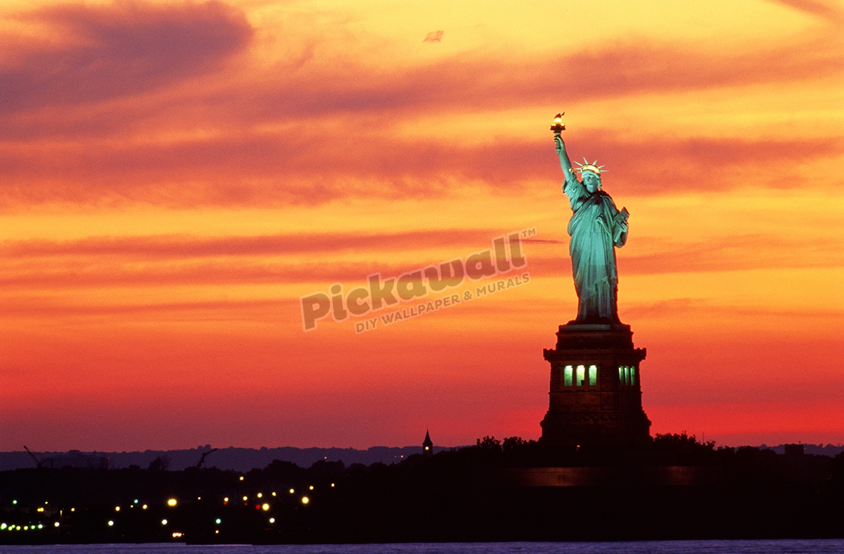 Statue of Liberty, sunset, New York City - Pickawall